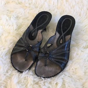 Clarks Slip On Sandal Heel Size 8.5